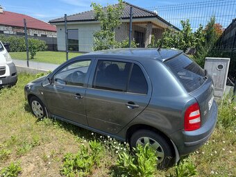 škoda fabia 1.2 htp 2004 rezervované - 3