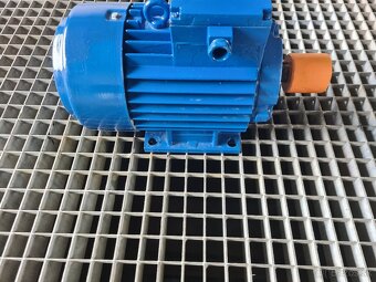 Predám nový nepoužitý pätkový el.motor 3kW 1430ot - 3