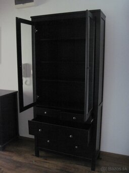 Hemnes IKEA vitrína/knižnica - 3