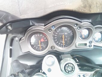 Kawasaki ZZR1200 - 3