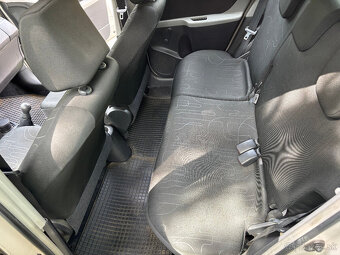 Toyota Yaris benzín - 3