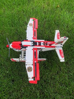 LEGO Technic 42040 Požiarné lietadlo (Fire Plane) - 3