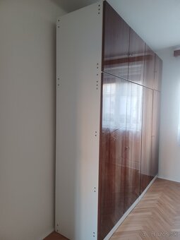 Skriňa šatníkova - 3