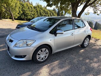 toyota auris - 3