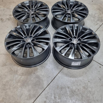 Toyota HIGHLANDER 5x114,3 R20 8J ET35 - 3