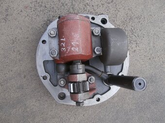 Predám čerpadlo hydrauliky 32l original české - 3