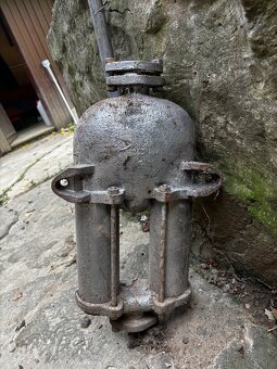 Dvojpiestová ručná pumpa - 3