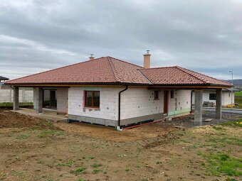 NOVÉ MIKUŠOVCE okr. Lučenec,ROZOSTAVANÁ NOVOSTAVBA rod. domu - 3