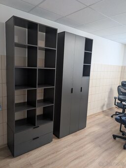Moderné takmer nové skrine – 2 kusy, výborný stav - 3