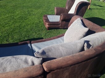 Predám veľkú pevnú sedačku s kreslom - 3