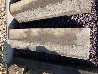 Cestný obrubník - 3