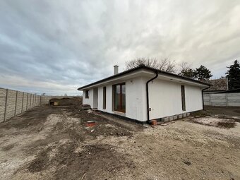 4 izbový rodinný dom, pozemok 942 m2 – 35 min. od centra BA - 3