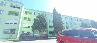 Dvojizbový byt s loggiou v zelenej časti Poltára - 3