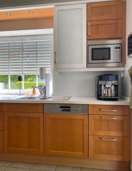 Buková moderní linka s vestavěnými spotřebiči,5897 - 3