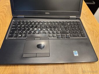 Dell Latitude E5550 - 3