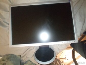 LCD Samsung 19,5 palcov Syncmaster 940 bw - 6 eur - 3