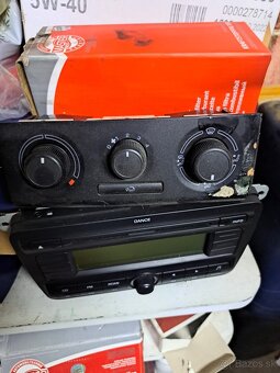 Radio škoda Fabia 2 - 3