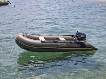 Motorový čln - 3