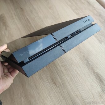 PlayStation 4 500GB - 3