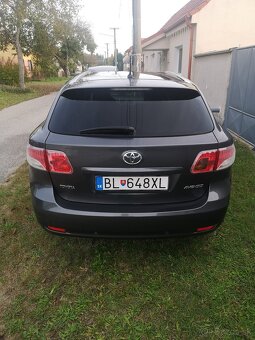 Toyota avensis 2.0d4d - 3