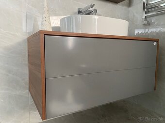 Umyvadlová skrinka so zrkadlom - 3