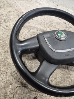 Predám koženy volant kompletný - Škoda Octavia II 2 facelift - 3