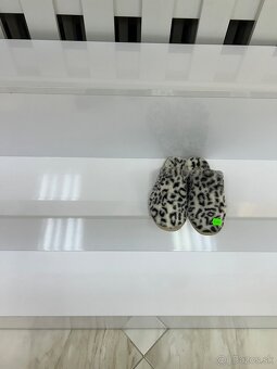 Display skrinka na topánky alebo iný tovar - 3