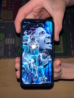 iPhone xr - 3