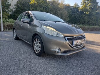 Peugeot 208 - 3