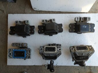 Uloženie motora silentblok prevodovky 1K0199262 1k0199555 - 3