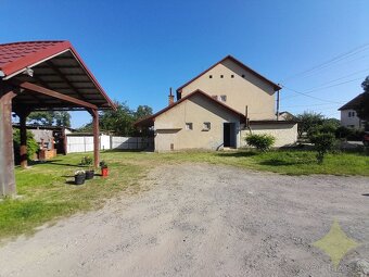 Na predaj ZREKONŠTRUOVANÝ 2-izbový byt s dvorom a GARÁŽOU v - 3