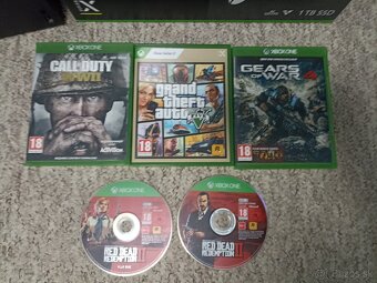 Predám Xbox Series X s 4 hrami a 1 ovládačom - 3