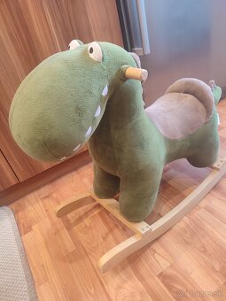 Hupaci konik / dino - 3