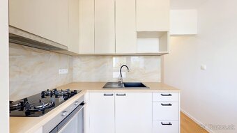Na predaj 2i byt 50m2 + 4m2 lodžia, kompletná rekonštrukcia - 3