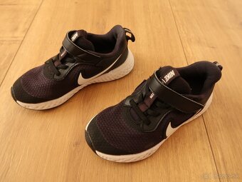 Tenisky NIKE č. 28 (vnút. dĺžka 17,7 cm) - TOP STAV - 3
