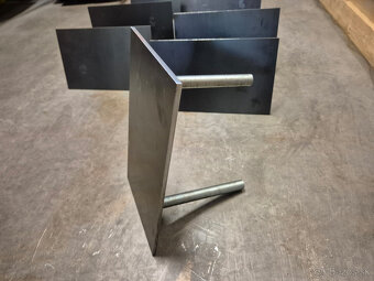 Oceľová konzola 250x150x5 mm - 3