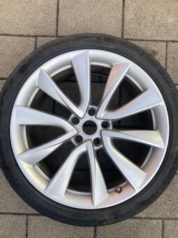 Tesla model 3 19 kolesa - 3