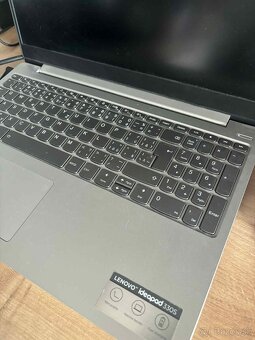 Lenovo IdeaPad 330S-15IKB – i5 / 8GB RAM / 212GB / Windows 1 - 3