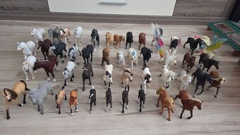 Schleich kone, stajne, dom - 3