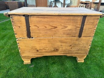 Stará drevená truhlica - 3