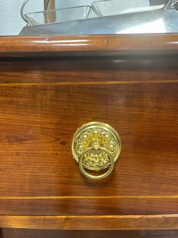 Komoda - 3