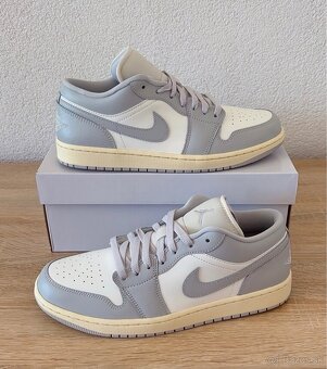 Air Jordan 1 Low Natural Grey - 3