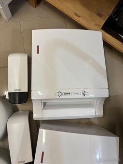 CWS dávkovač papiera a mydla a zásobník toaletného papiera - 3