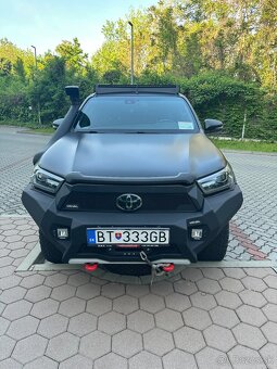 TOYOTA HILUX - 3