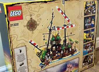 Nové LEGO Ideas 21322 Zátoka pirátů z lodě Barakuda - 3