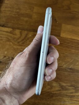 Predám iphone 8 64gb - 3