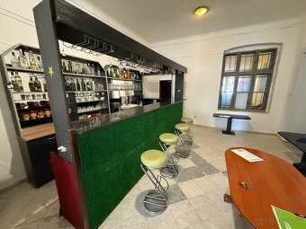 Prenájom baru v Brezne na námestí - 3