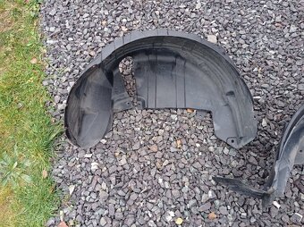 SX4 podblatniky, plasty - 3