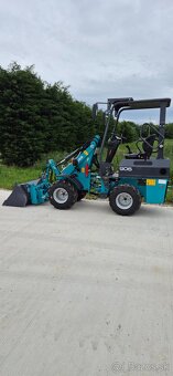 Klbovy nakladac HZM 906 - 3