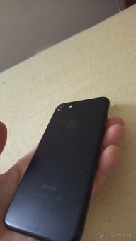 Predám iPhone 7 – čierny, 32 GB - 3